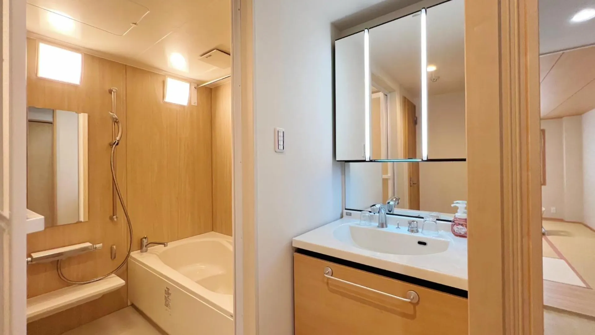 Daire Reiko Building 201,301 - Vacation Stay 15377 Osaka